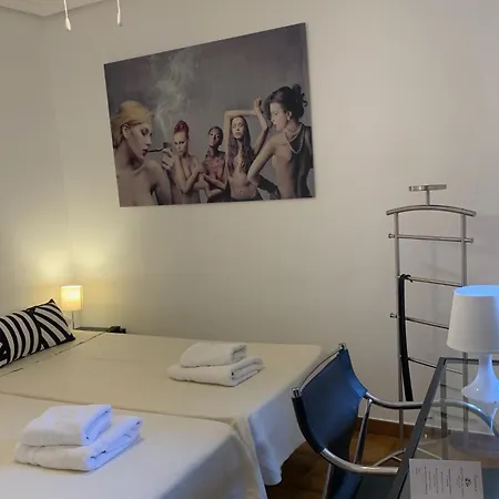 Y Restaurante Puerta De Aranda 2*