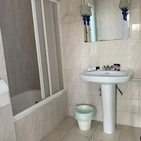 Y Restaurante Puerta De Aranda