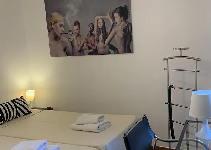 Y Restaurante Puerta De Aranda 2*